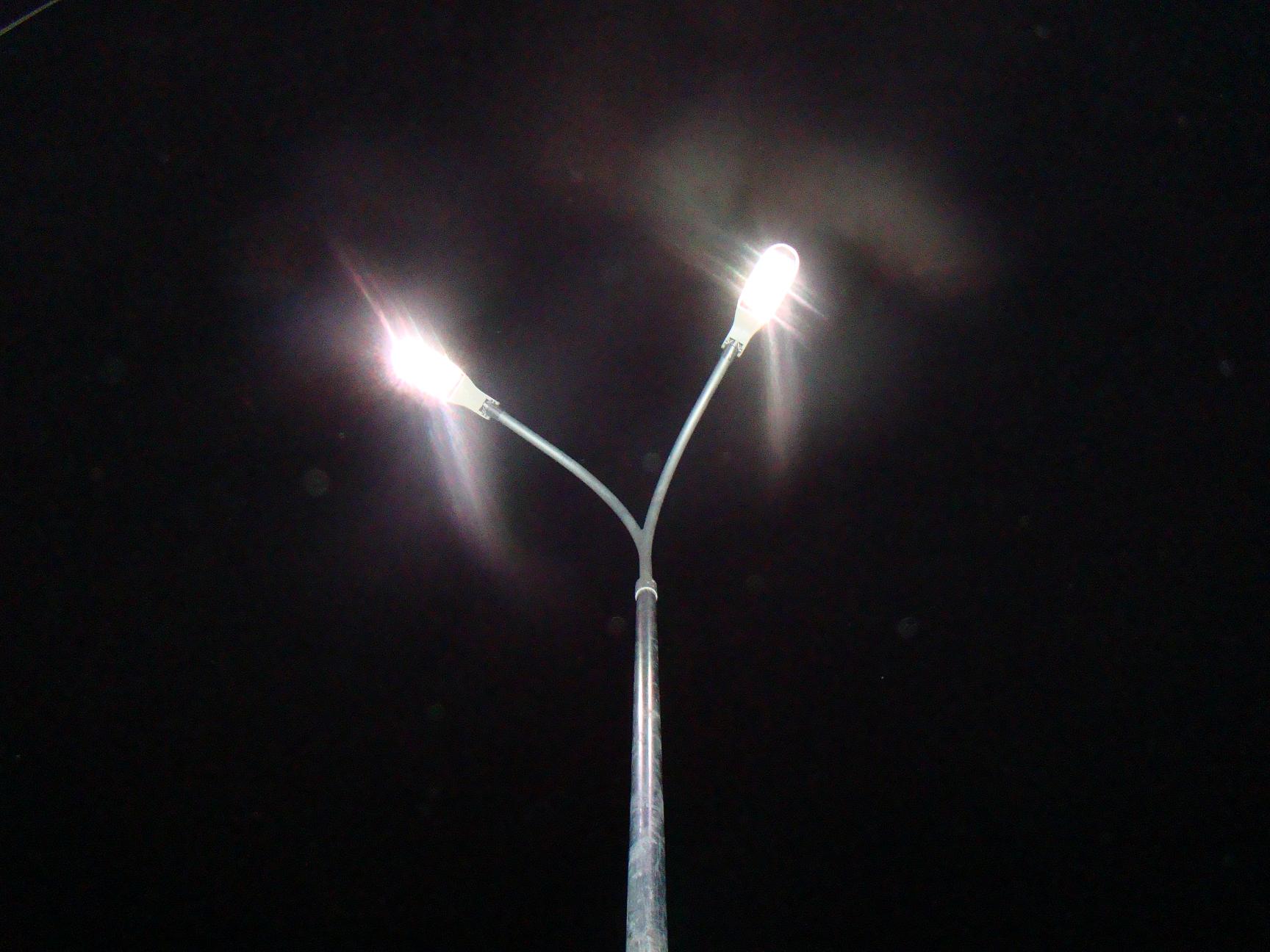 LED osvetlenie nájde využitie aj vo verejnom osvetlení. LED osvetlenie nájde využitie aj vo verejnom osvetlení.